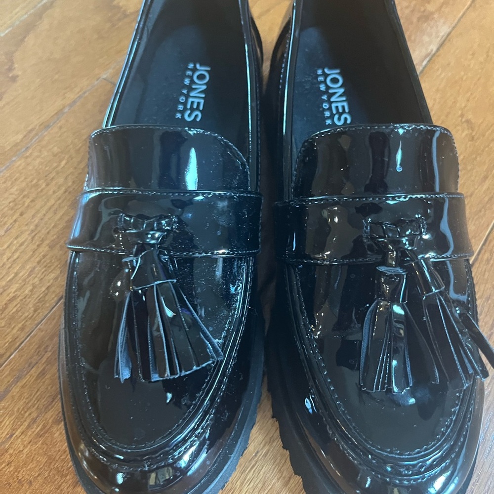 Jones New York Glossy Black Tassel loafers